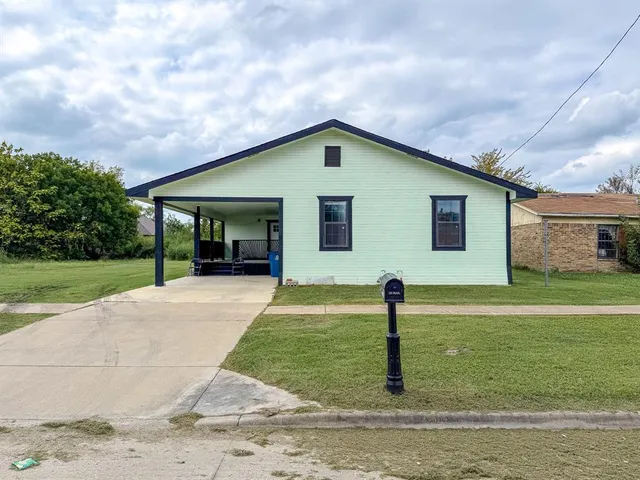 $230,000 | 1112 East 13th Avenue, Corsicana, TX 75110