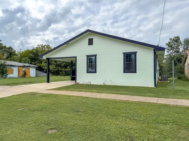 $230,000 | 1112 East 13th Avenue, Corsicana, TX 75110