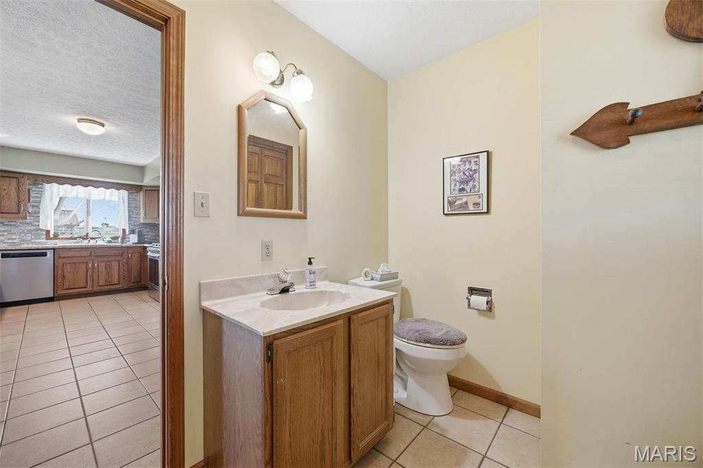 13005 Oil Field Road Bartelso, IL 62218 - Photo 18 of 50