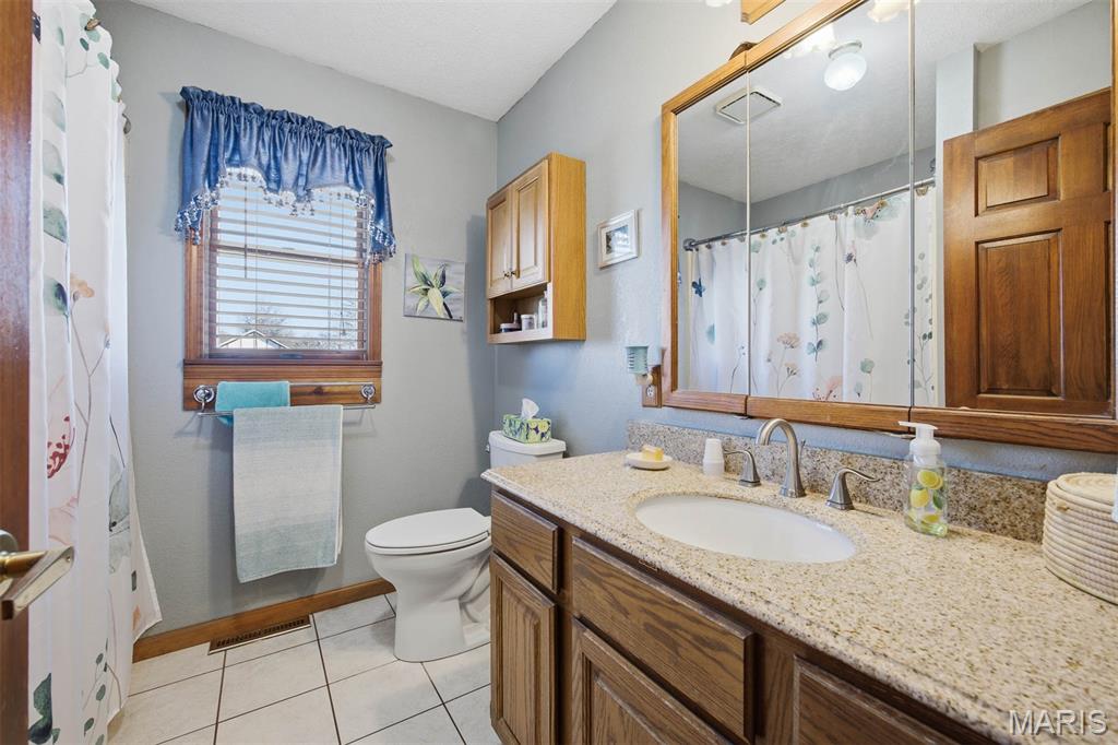 13005 Oil Field Road Bartelso, IL 62218 - Photo 22 of 50