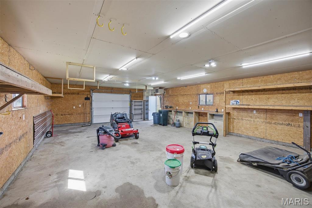 13005 Oil Field Road Bartelso, IL 62218 - Photo 36 of 50