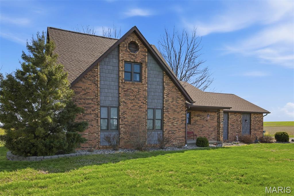 13005 Oil Field Road Bartelso, IL 62218 - Photo 5 of 50