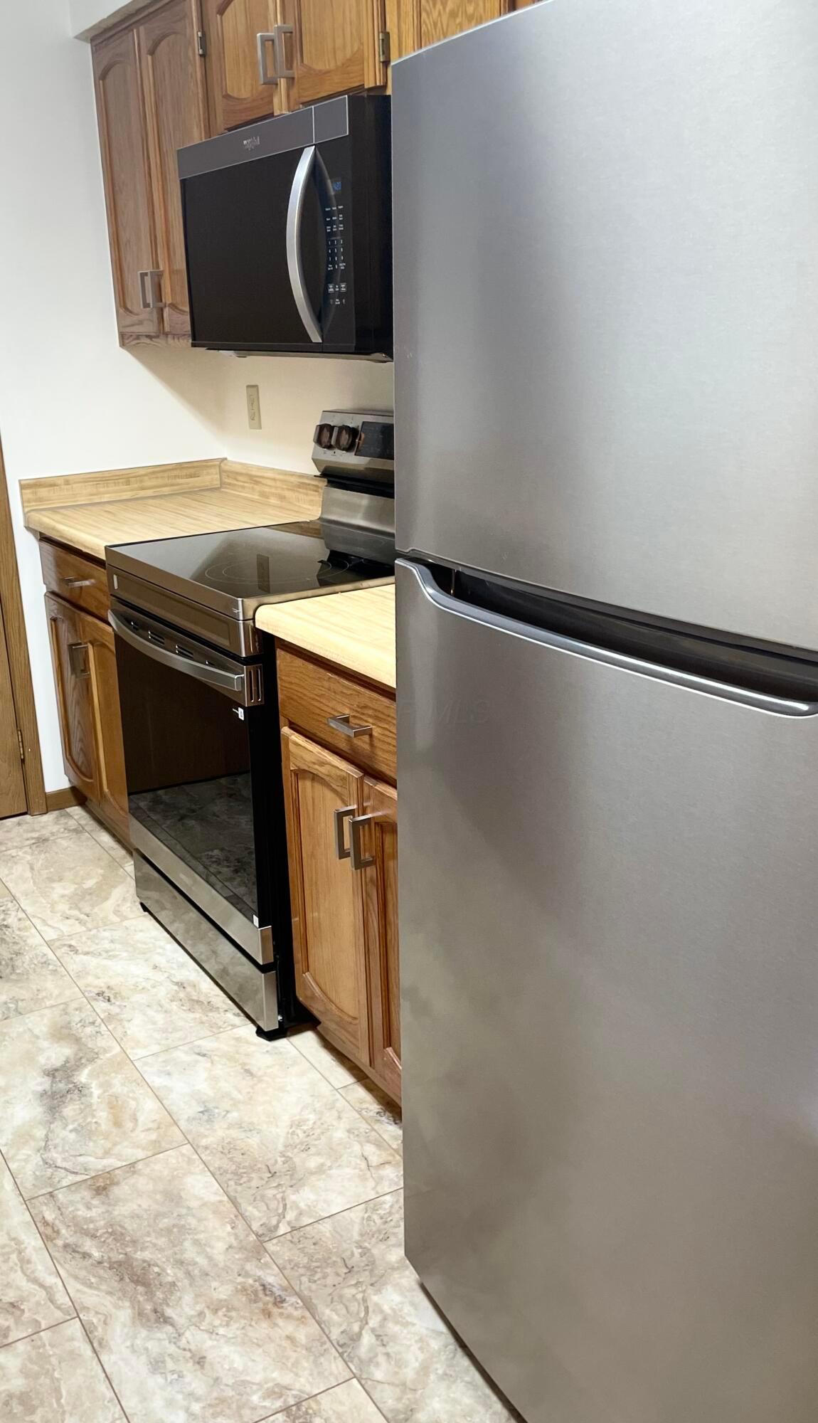 3967 Karl Road, Unit 227 Columbus, OH 43224 - Photo 6 of 39 Stainless Steel appliances