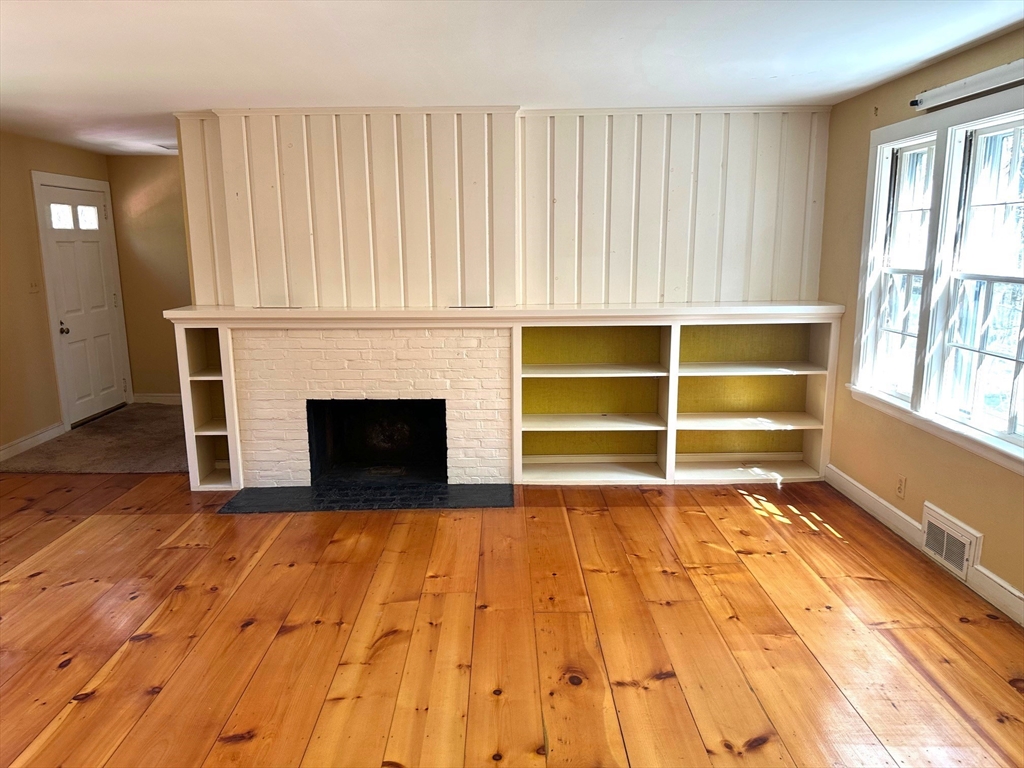 132 Ruggles Street Westborough, MA 01581 - Photo 8 of 31 Gallery Image 8