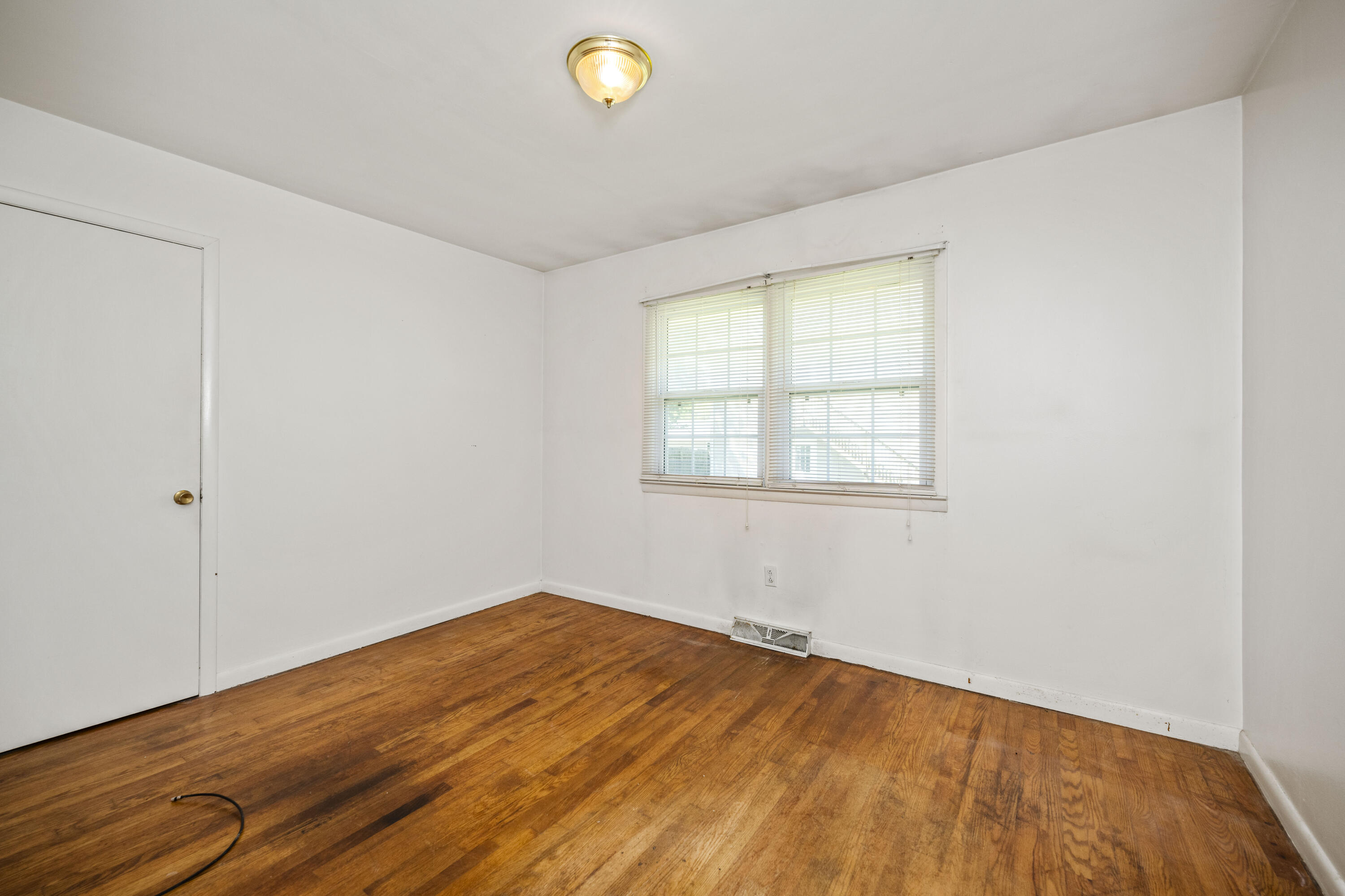 3323 Irvine Road Richmond, KY 40475 - Photo 13 of 37 20250428-3323-Irvine-Rd-fh-016