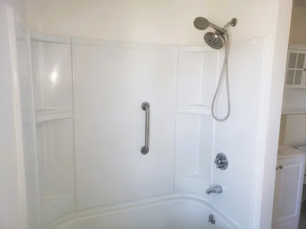 $2,500 | 26 Arlington Street, Unit 2, Lowell, MA 01854
