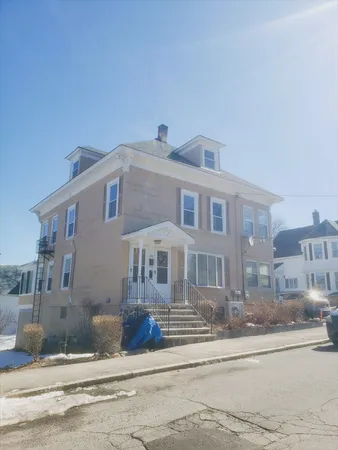 $2,500 | 26 Arlington Street, Unit 2, Lowell, MA 01854