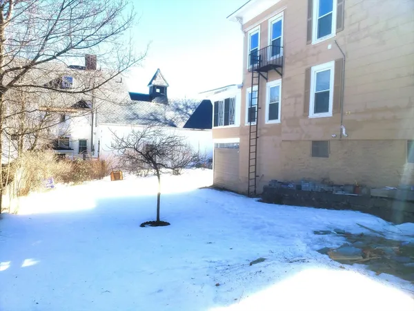 $2,500 | 26 Arlington Street, Unit 2, Lowell, MA 01854