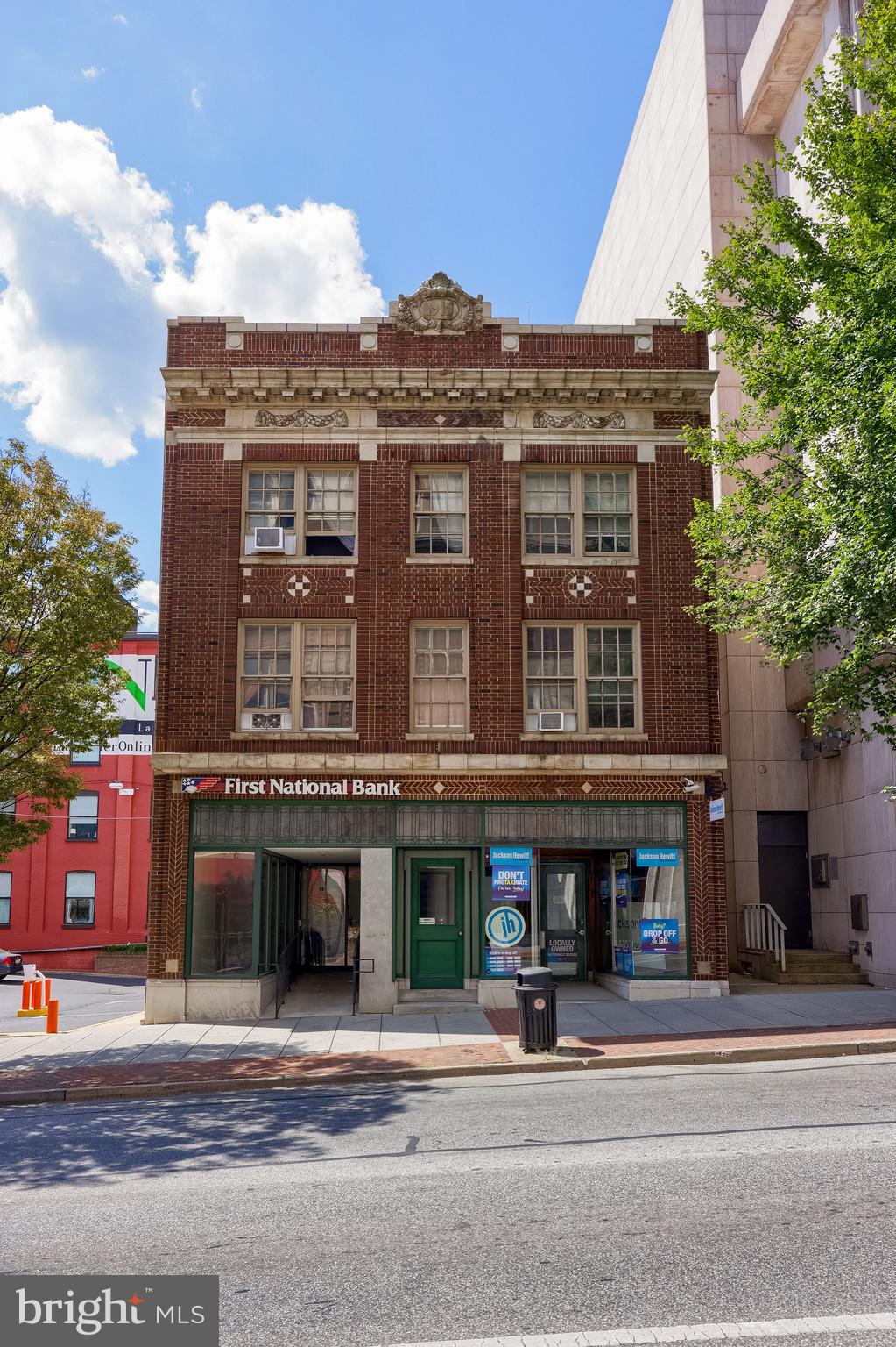 12 South Queen Street Lancaster, PA 17603 - Photo 8 of 58 a front view of a building