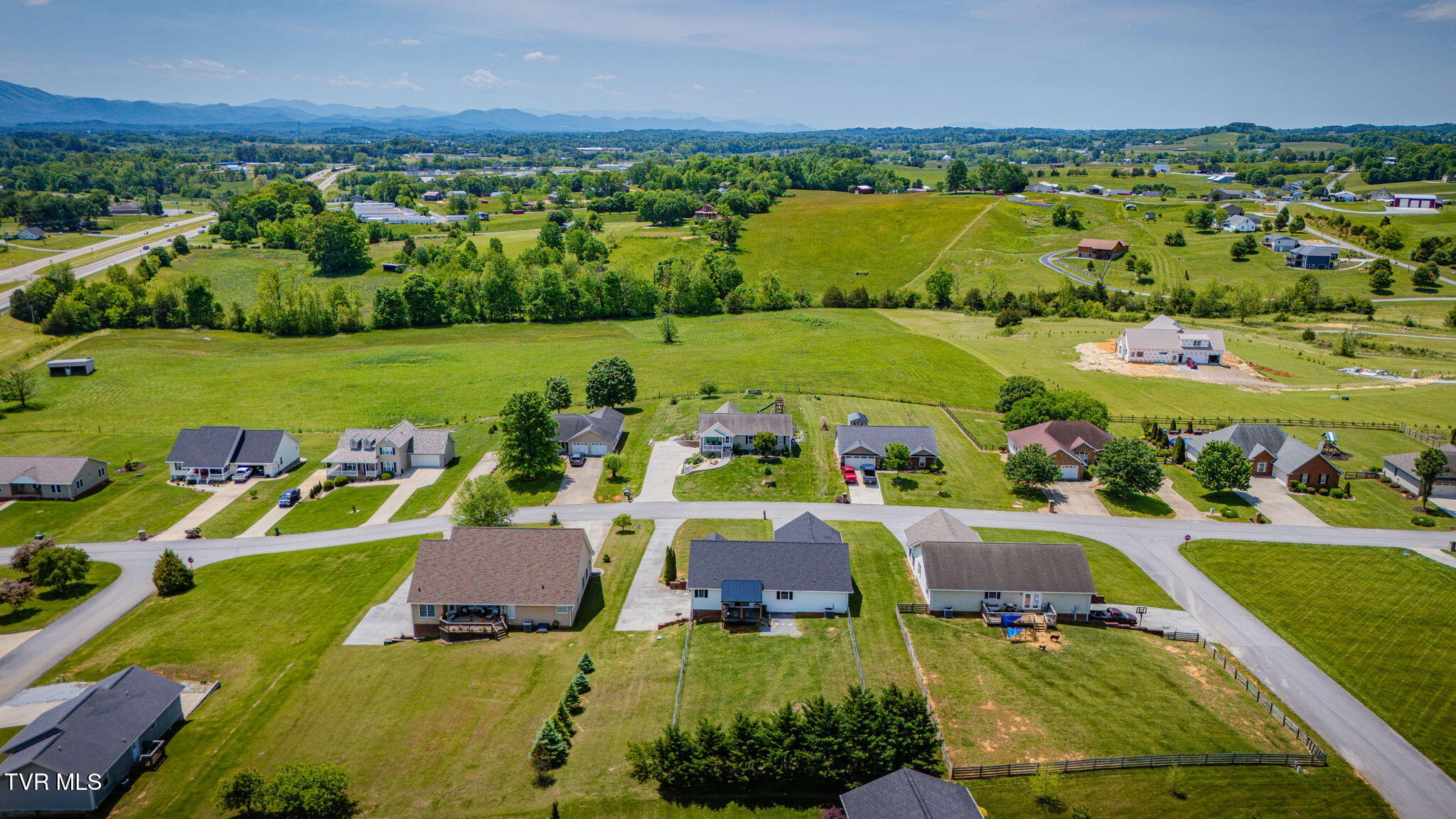 140 Willow Ridge Drive Chuckey, TN 37641 - Photo 4 of 32 103