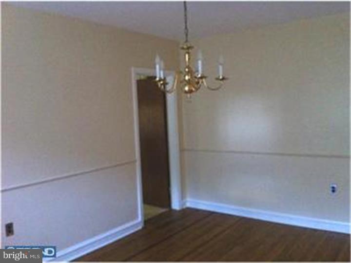 546 South Forklanding Road Maple Shade, NJ 08052 - Photo 11 of 17 Dining Room