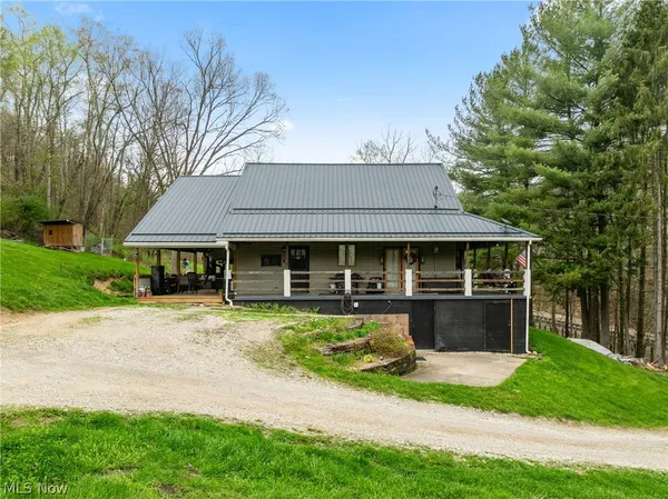 $275,000 | 55041 Key Bellaire Road, Bellaire, OH 43906