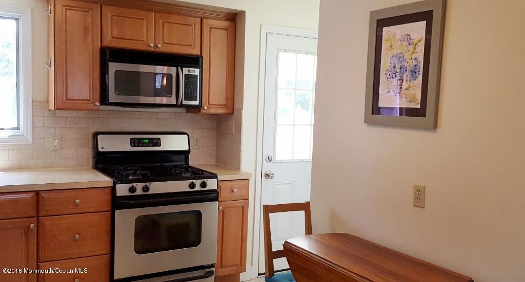 15 Cardigan Road Hamilton Square, NJ 08690 - Photo 3 of 33 Kitchen2