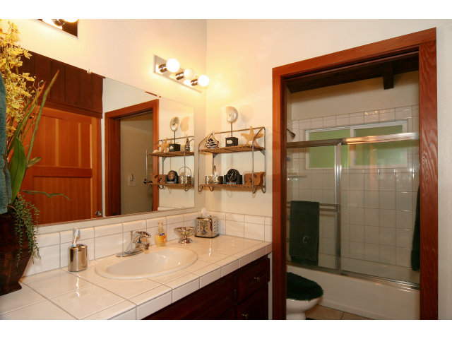 440 Thayer Road Santa Cruz, CA 95060 - Photo 10 of 25 Gallery Image 10