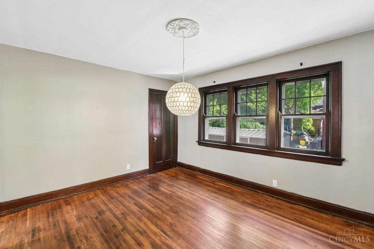 4568 Innes Avenue Cincinnati, OH 45223 - Photo 11 of 40