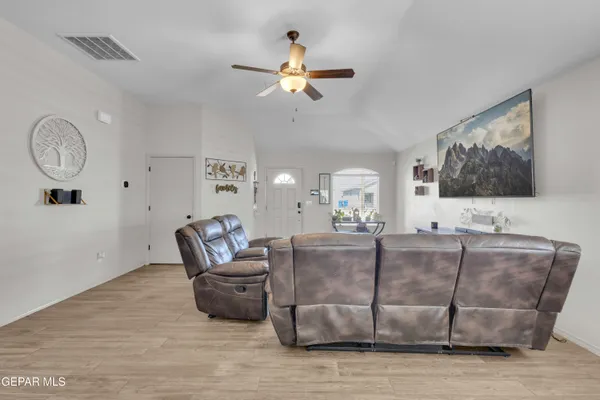 $255,555 | 11056 Gem Valley Road, Socorro, TX 79927