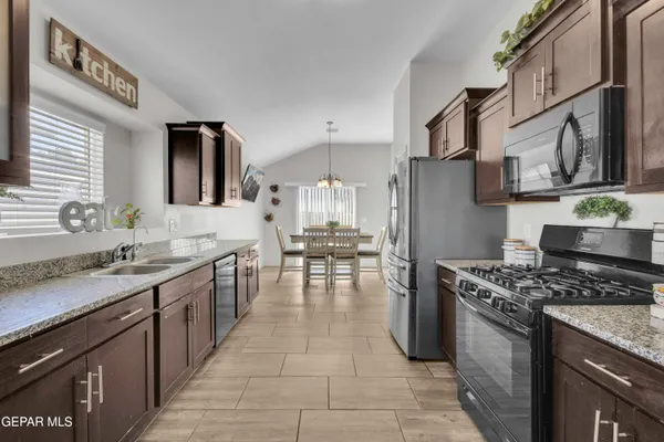 $255,555 | 11056 Gem Valley Road, Socorro, TX 79927