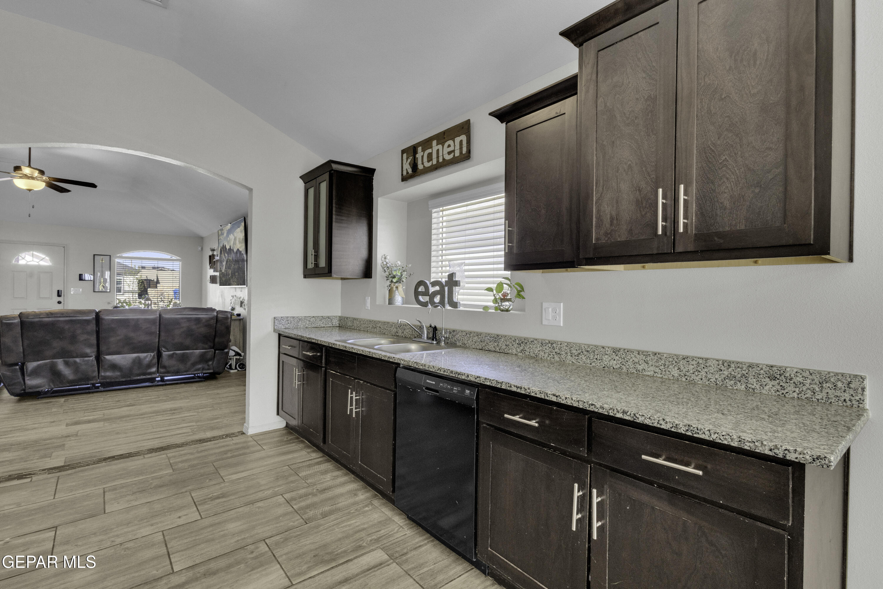 11056 Gem Valley Road Socorro, TX 79927 - Photo 16 of 54 2 (11)