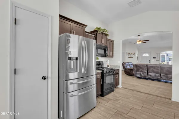 $255,555 | 11056 Gem Valley Road, Socorro, TX 79927