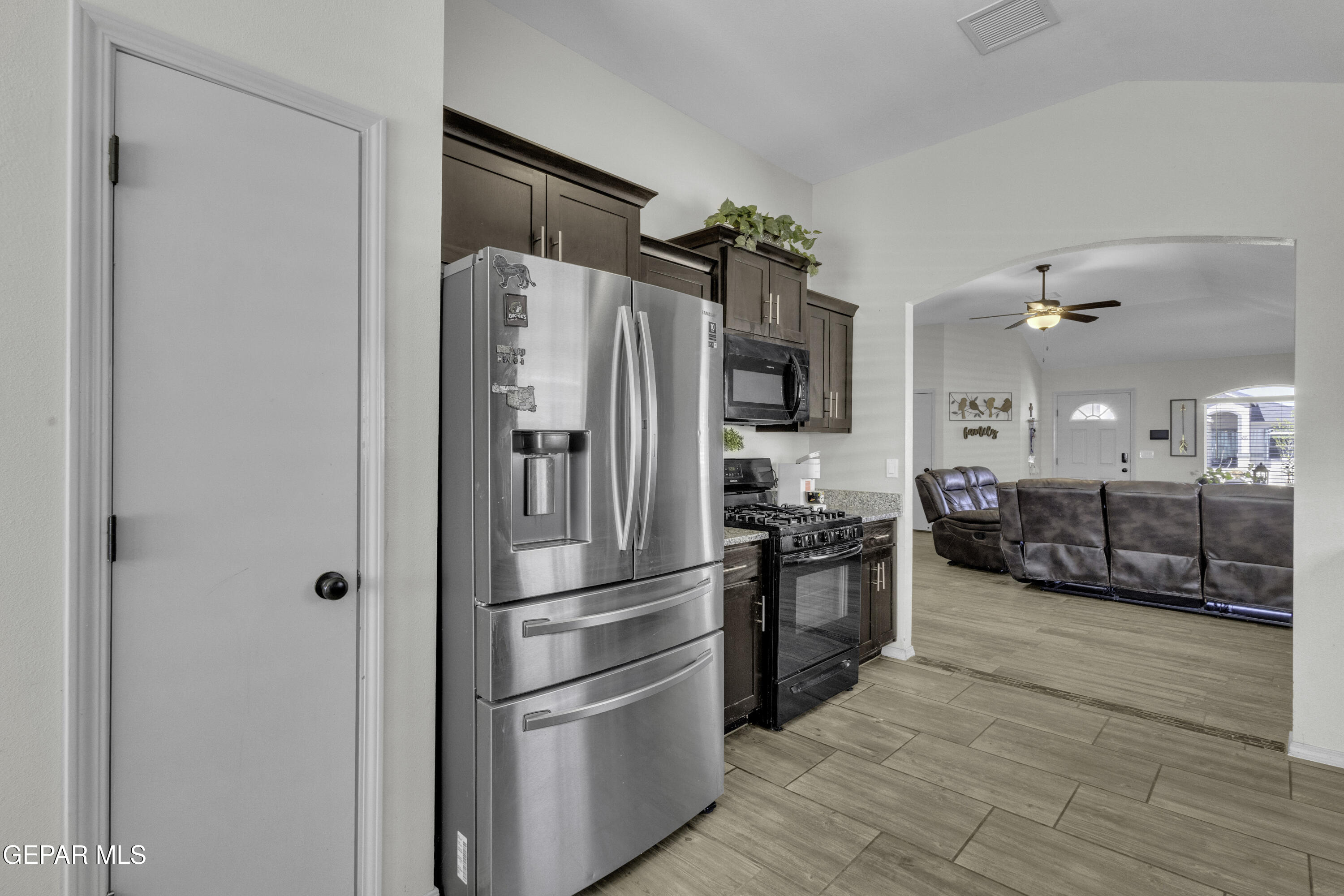 11056 Gem Valley Road Socorro, TX 79927 - Photo 18 of 54 2 (13)