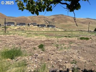 9251 State Route 14 Wishram, WA 98673 - Photo 17 of 30 a view of lake with mountain