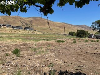 9251 State Route 14 Wishram, WA 98673 - Photo 18 of 30 a view of ocean