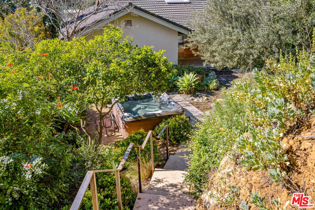 1362 Marinette Road Pacific Palisades, CA 90272 - Photo 23 of 25