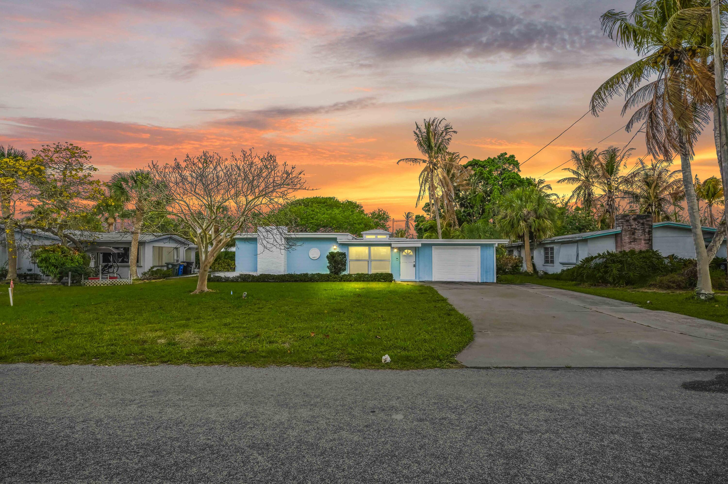 1919 Mimosa Avenue Fort Pierce, FL 34949 - Photo 1 of 33 39 twilight 01