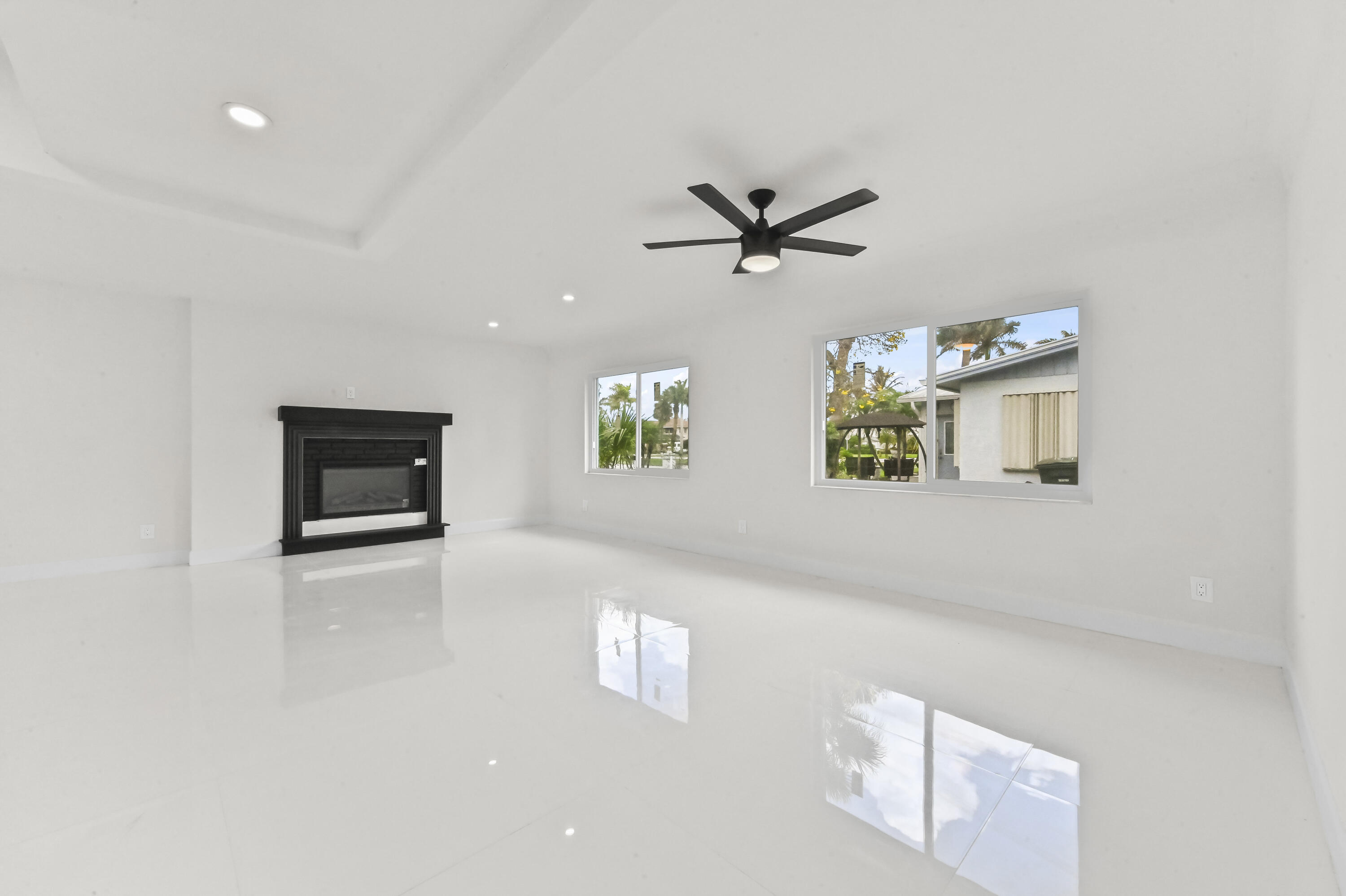 1919 Mimosa Avenue Fort Pierce, FL 34949 - Photo 11 of 33 10 Living Room 01