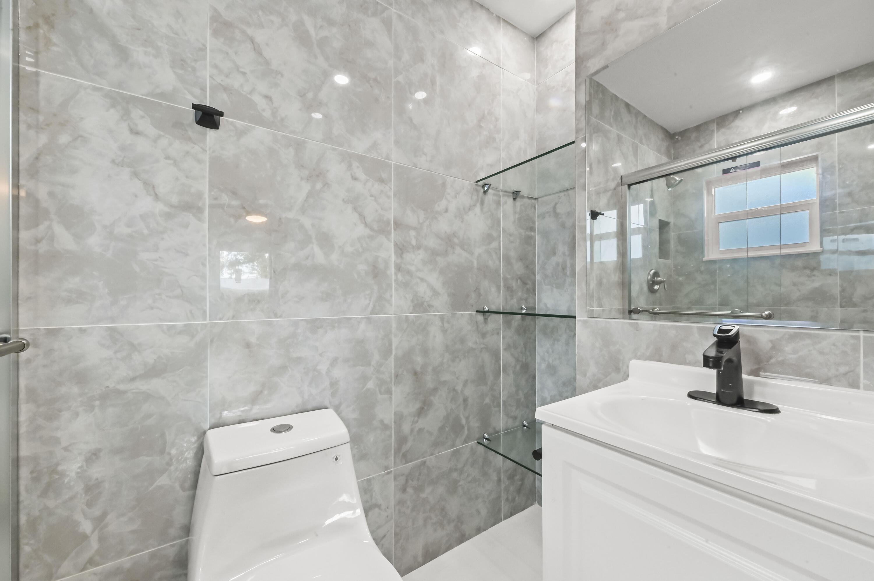 1919 Mimosa Avenue Fort Pierce, FL 34949 - Photo 15 of 33 24 Bathroom 01