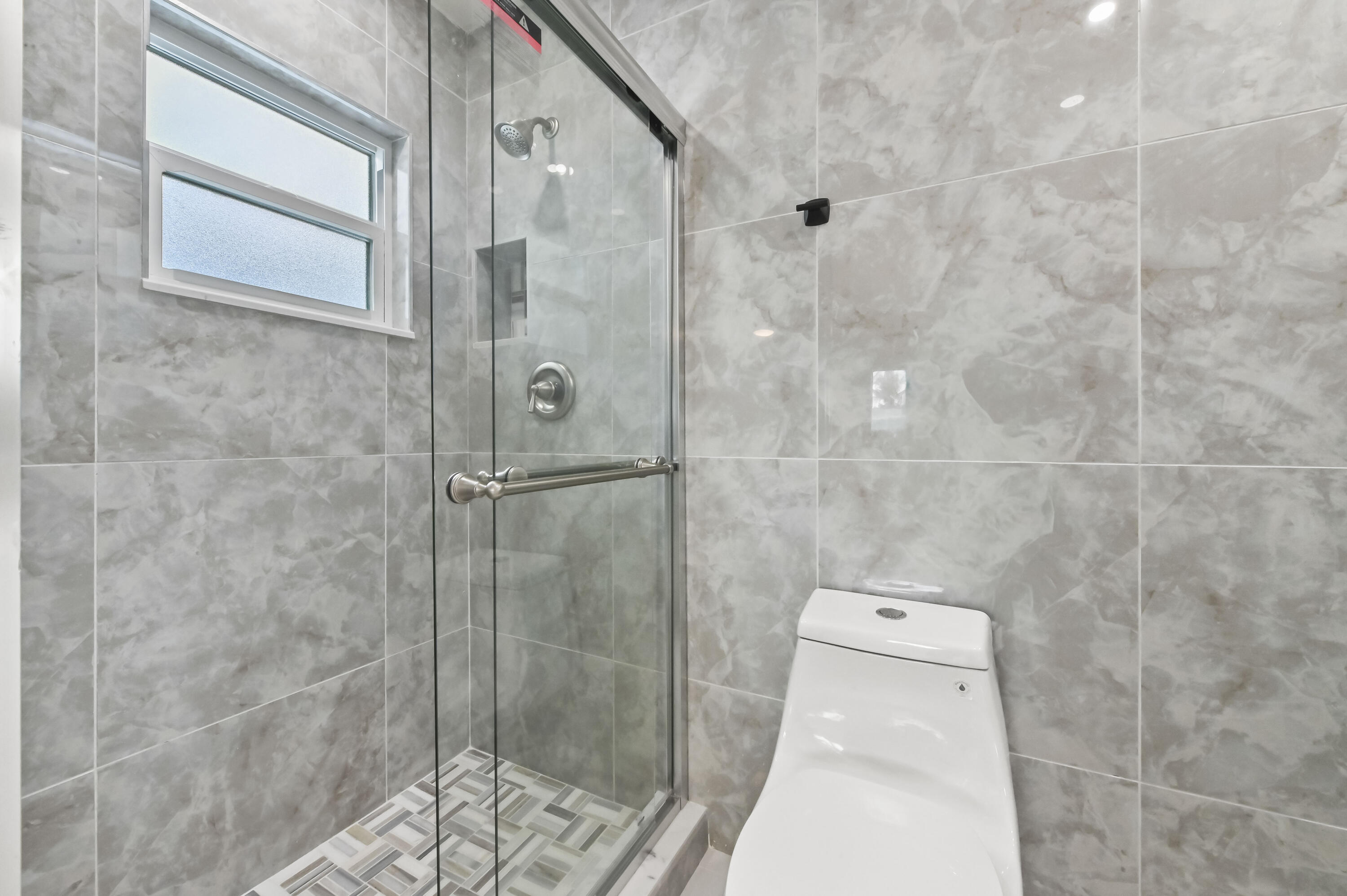 1919 Mimosa Avenue Fort Pierce, FL 34949 - Photo 16 of 33 25 Bathroom 02