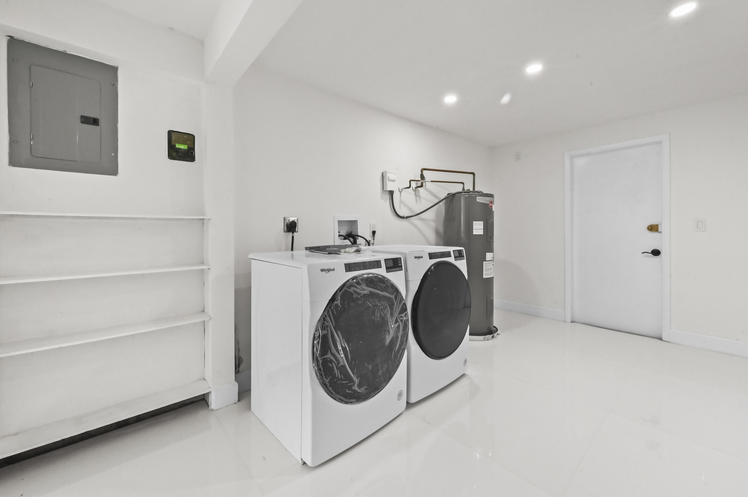 1919 Mimosa Avenue Fort Pierce, FL 34949 - Photo 22 of 33 14 Laundry Room 01