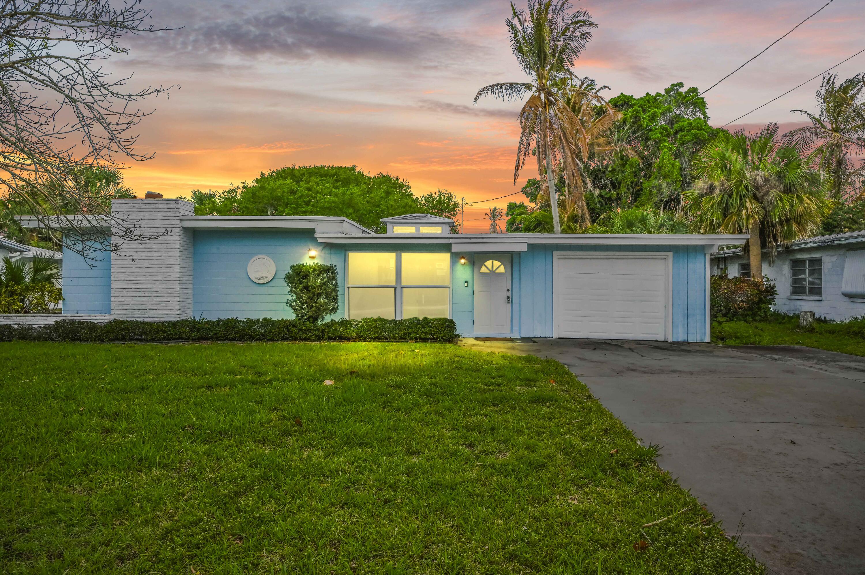 1919 Mimosa Avenue Fort Pierce, FL 34949 - Photo 4 of 33 40 twilight 02