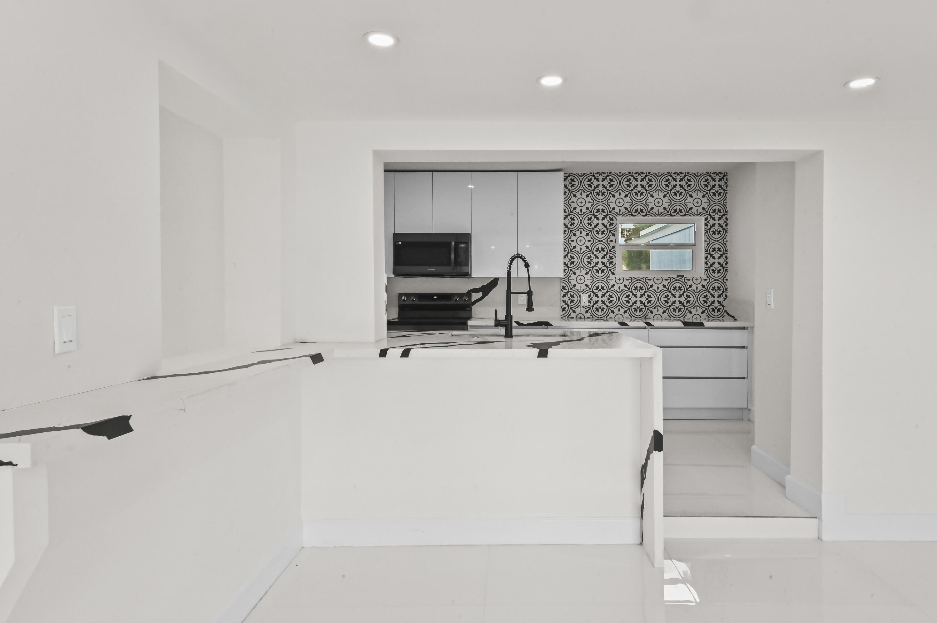 1919 Mimosa Avenue Fort Pierce, FL 34949 - Photo 8 of 33 06 Kitchen 01