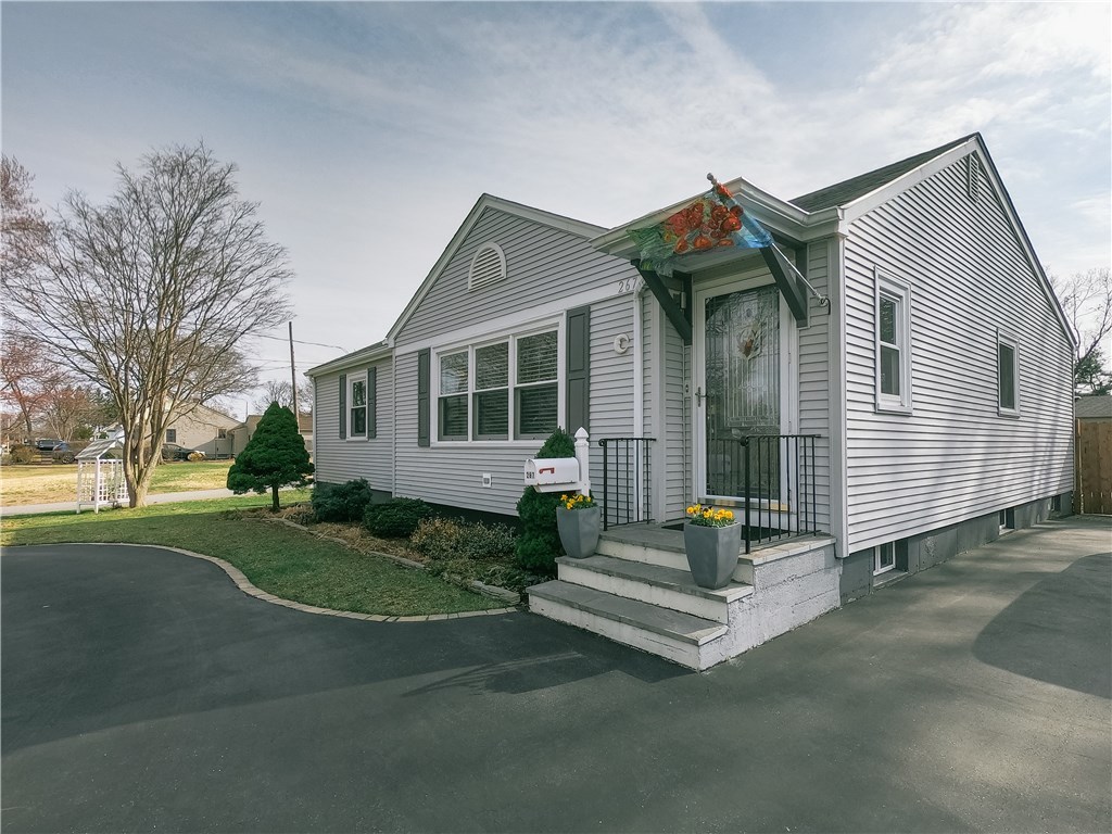 267 Maple Street Warwick, RI 02888 - Photo 2 of 13 Gallery Image 2