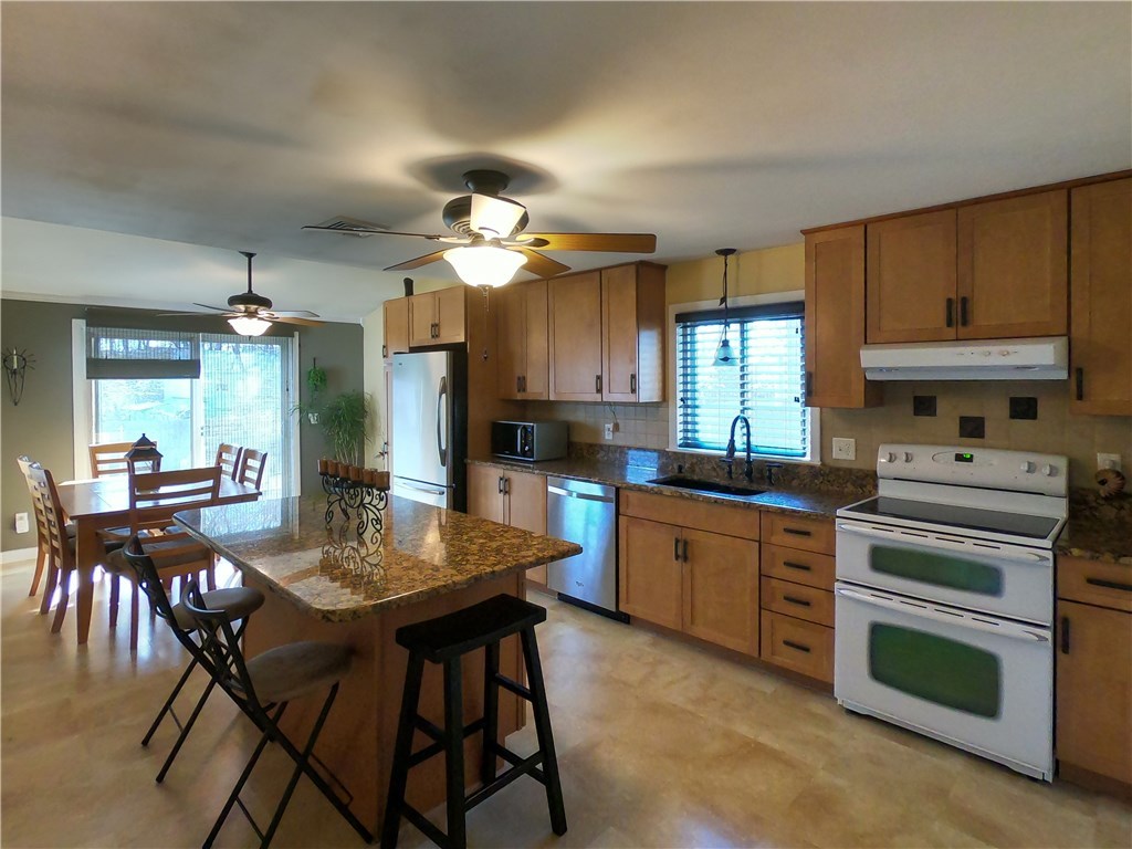 267 Maple Street Warwick, RI 02888 - Photo 5 of 13 Gallery Image 5