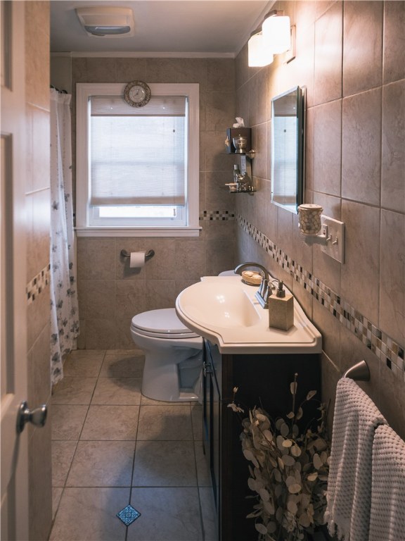 267 Maple Street Warwick, RI 02888 - Photo 9 of 13 Gallery Image 9