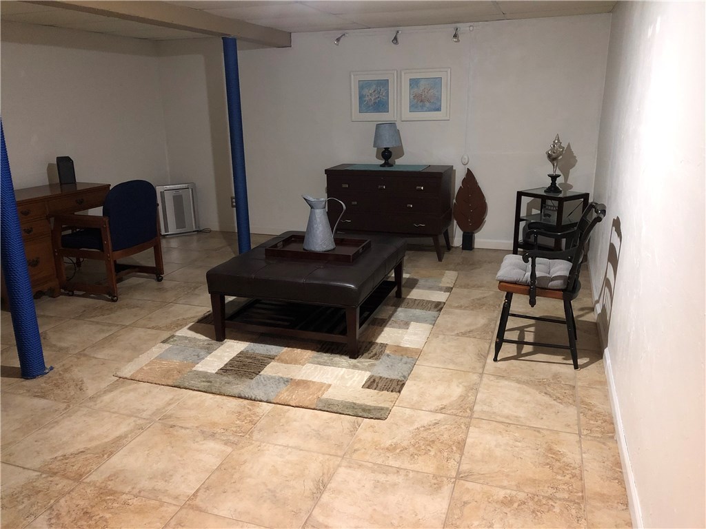 267 Maple Street Warwick, RI 02888 - Photo 10 of 13 Gallery Image 10