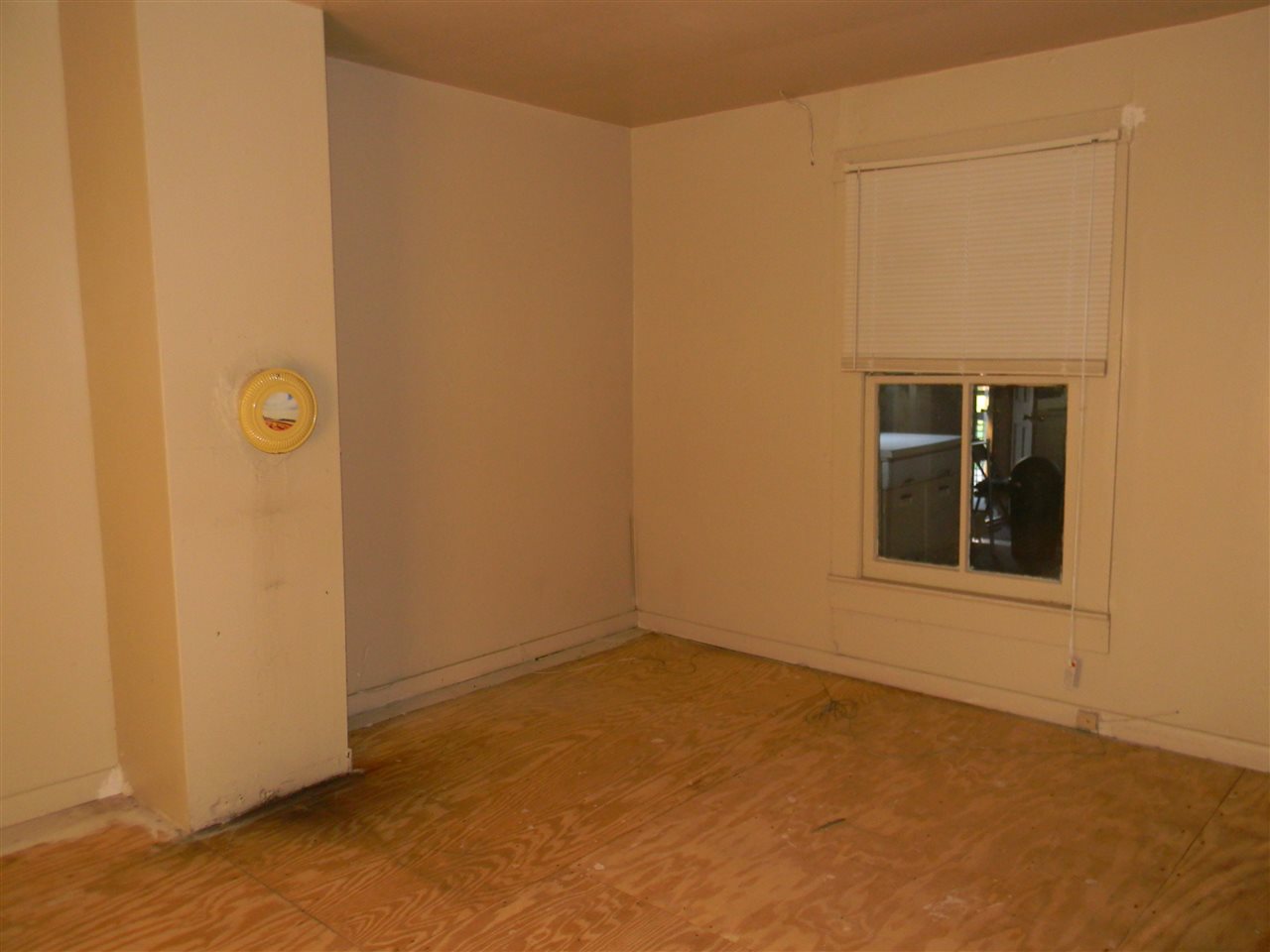 10063 Everona Road Unionville, VA 22567 - Photo 17 of 41 This room shares a wall with the kitchen.
