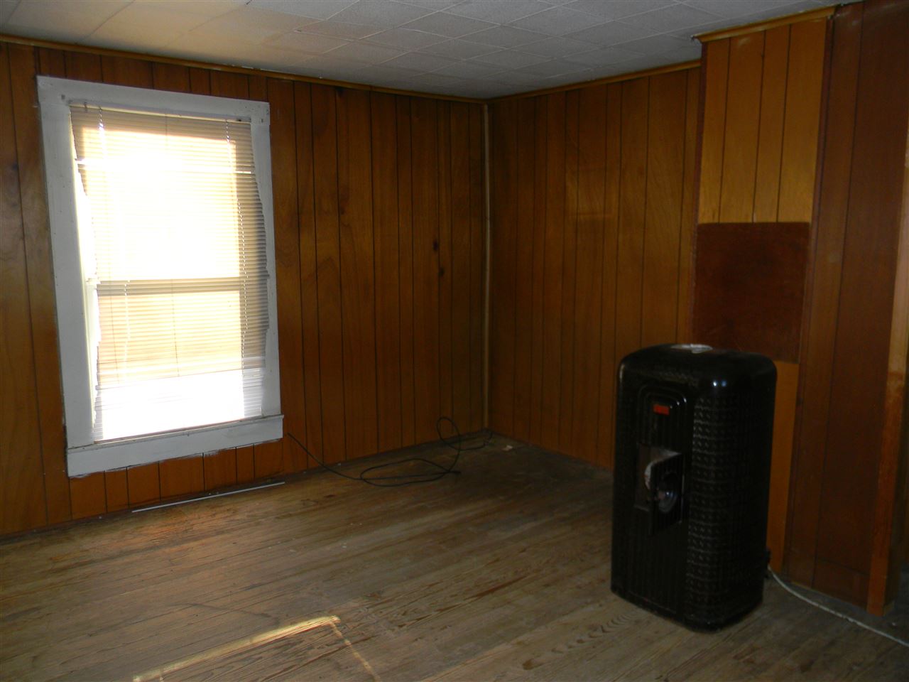 10063 Everona Road Unionville, VA 22567 - Photo 24 of 41 Another picture of the 1st upstairs bedroom.