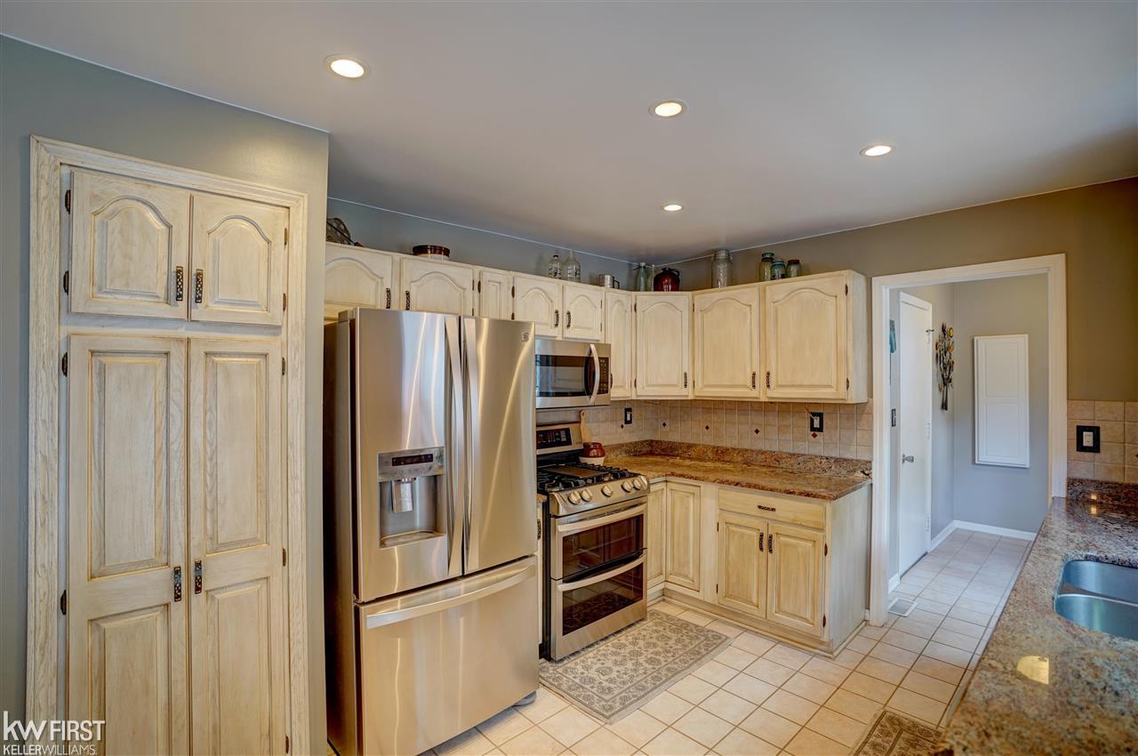 4280 North Henderson Road Davison, MI 48423 - Photo 35 of 59