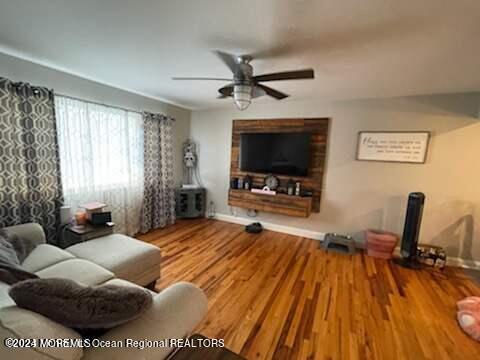 183 Broad Street Keyport, NJ 07735 - Photo 3 of 11 183 broad lr