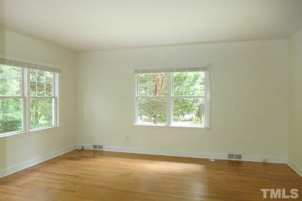 $2,125 | 733 Raleigh Road, Chapel Hill, NC 27514