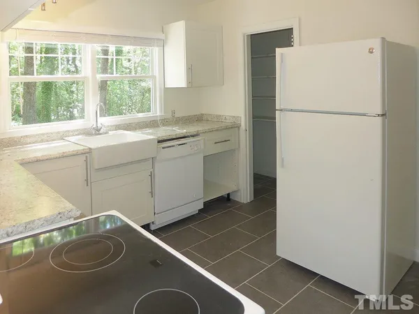 $2,125 | 733 Raleigh Road, Chapel Hill, NC 27514