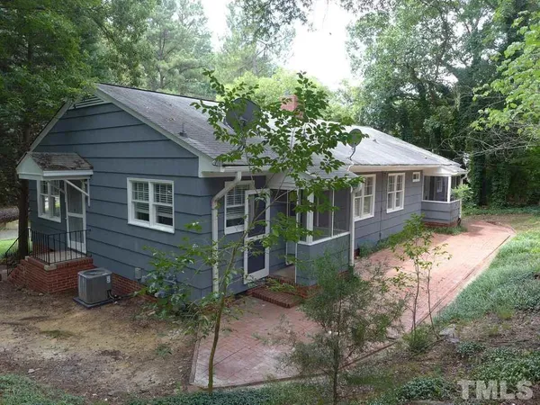 $2,125 | 733 Raleigh Road, Chapel Hill, NC 27514