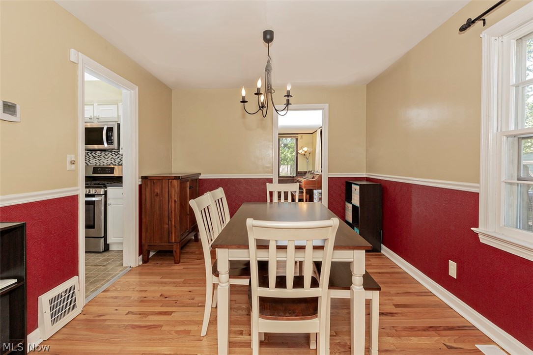 1408 Churchill Road Lyndhurst, OH 44124 - Photo 12 of 34