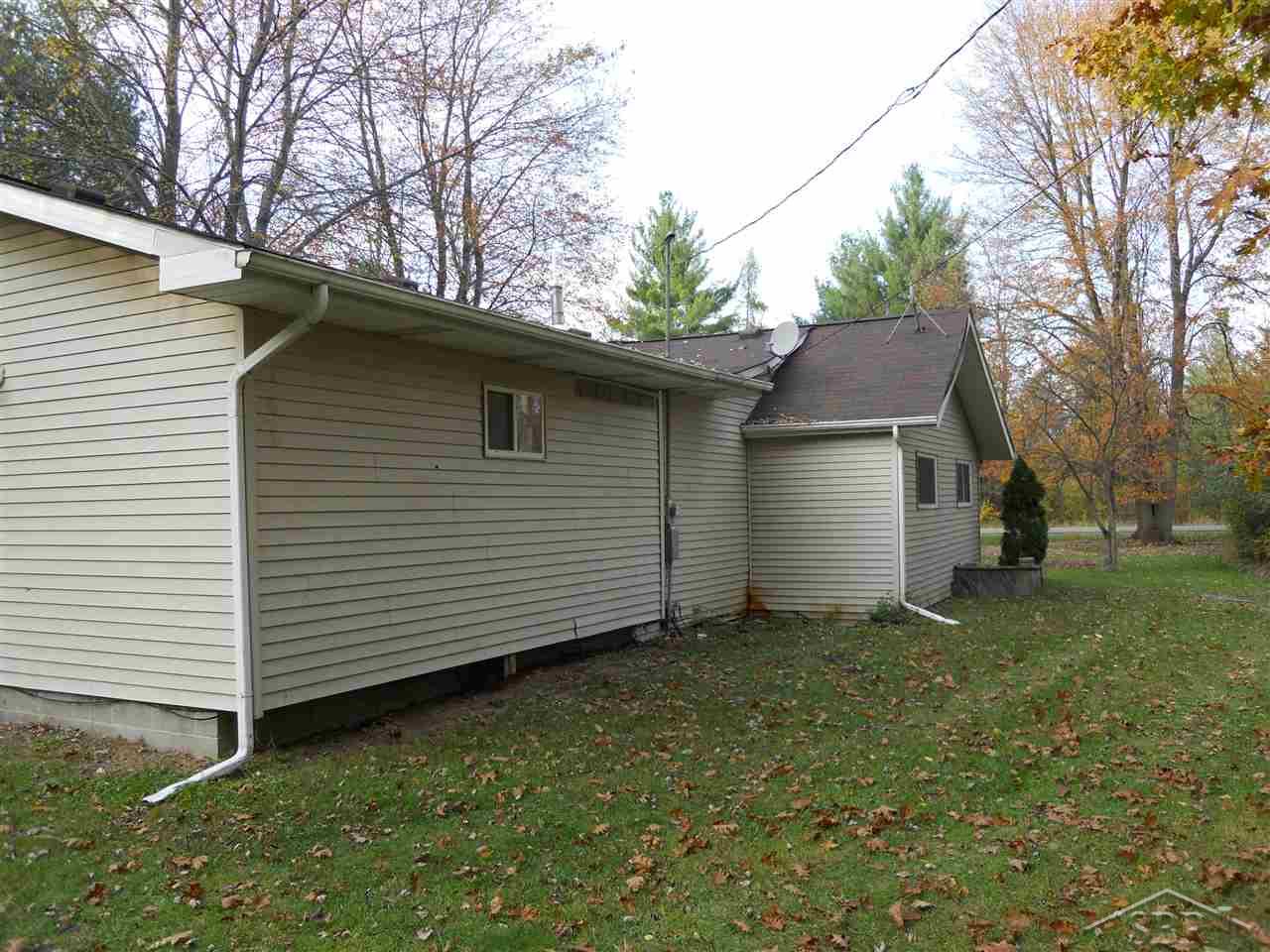 5200 East Bevens Road Deford, MI 48729 - Photo 27 of 34 31307785-26.JPG