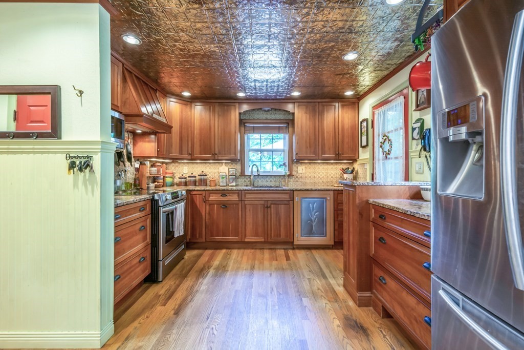 47 Rice Avenue Northborough, MA 01532 - Photo 5 of 30 Gallery Image 5