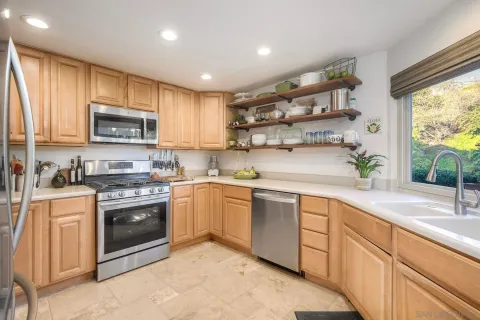 $1,700,000 | 1724 Burgundy Road, Encinitas, CA 92024