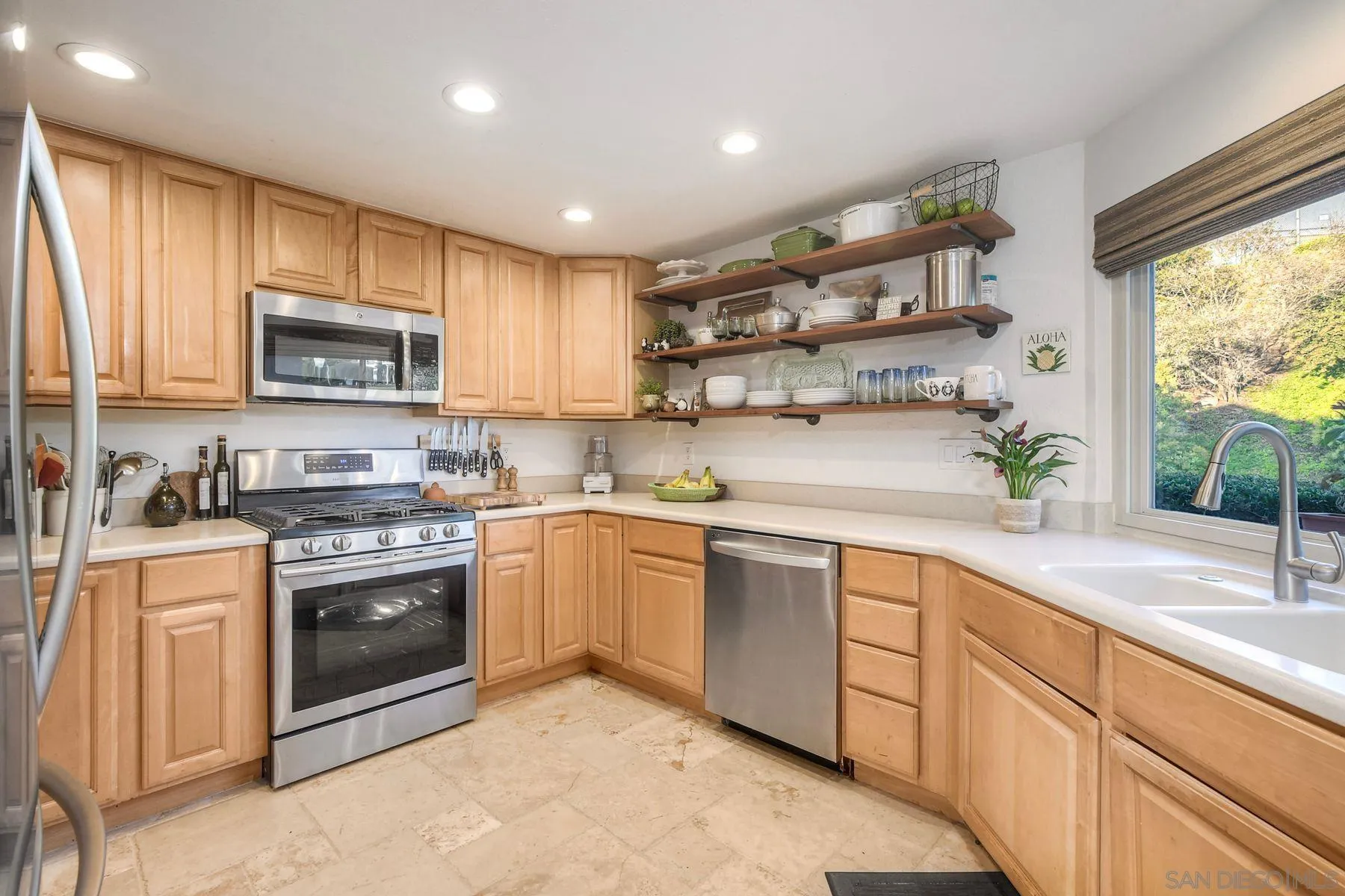 1724 Burgundy Road Encinitas, CA 92024 - Photo 13 of 46